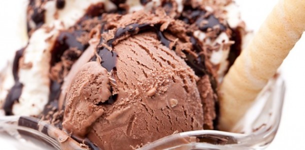 süt kremalı çikolatalı dondurma tarifi