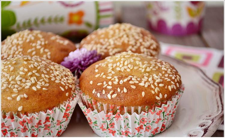 Yumurtasız Sütsüz Sünger Kek Tarifi Oktay Usta yapılışı en kolay yemek