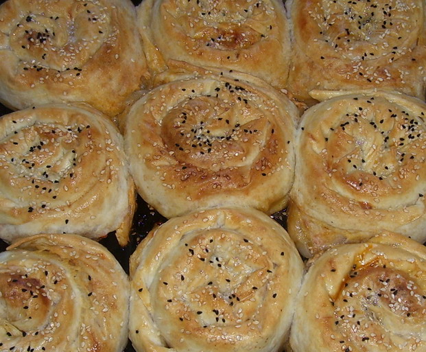 Sebzeli Gül Böreği Tarifi Oktay Usta yapılışı en kolay yemek tarifleri