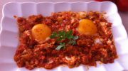 Kaşarlı Menemen Tarifi