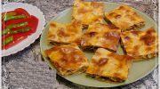 El Açması Kıymalı Erişteli Börek Tarifi