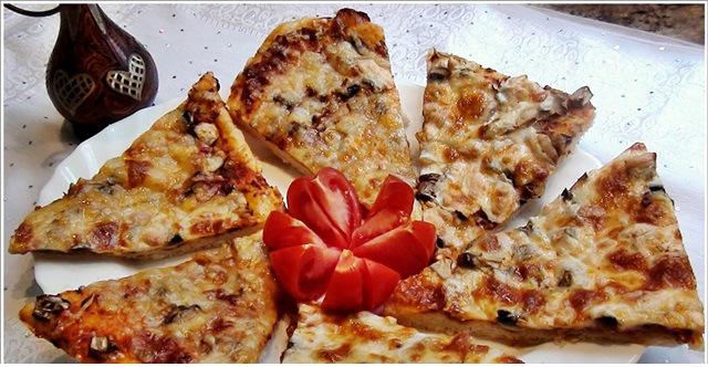 mantarlı pizza